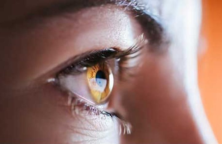 women eye