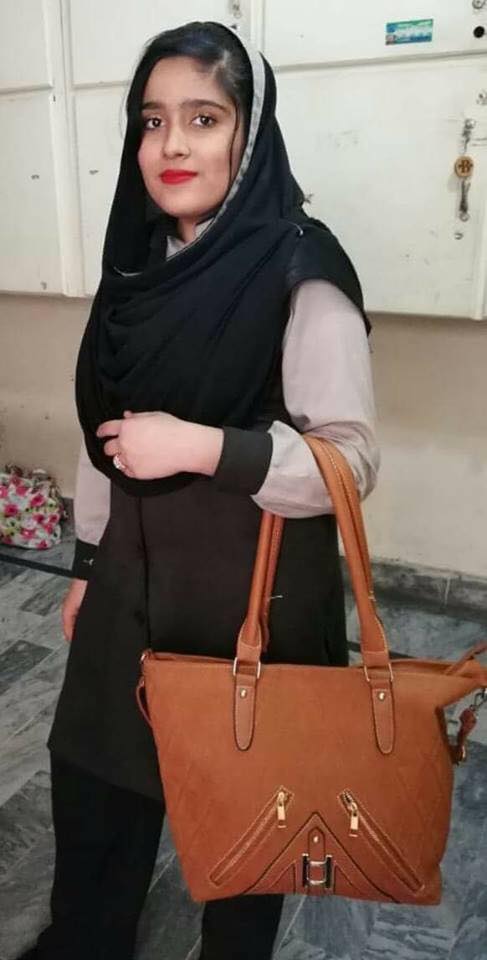 Mahwish Arshad bus hostess faislabad