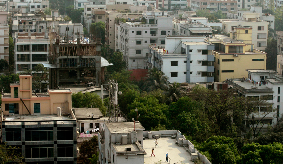 cricket on the roof of a building in Dhaka