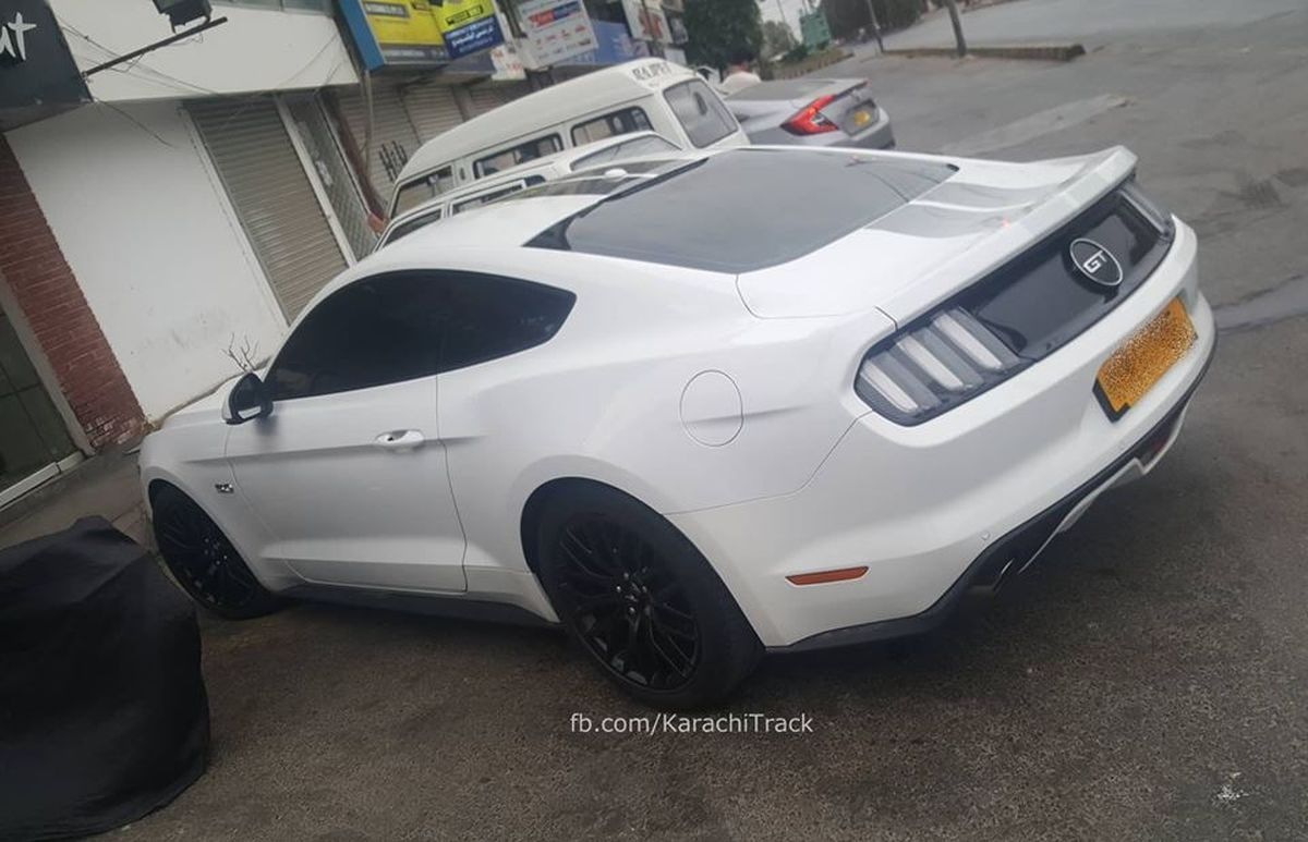 White New Generation Mustang GT Back