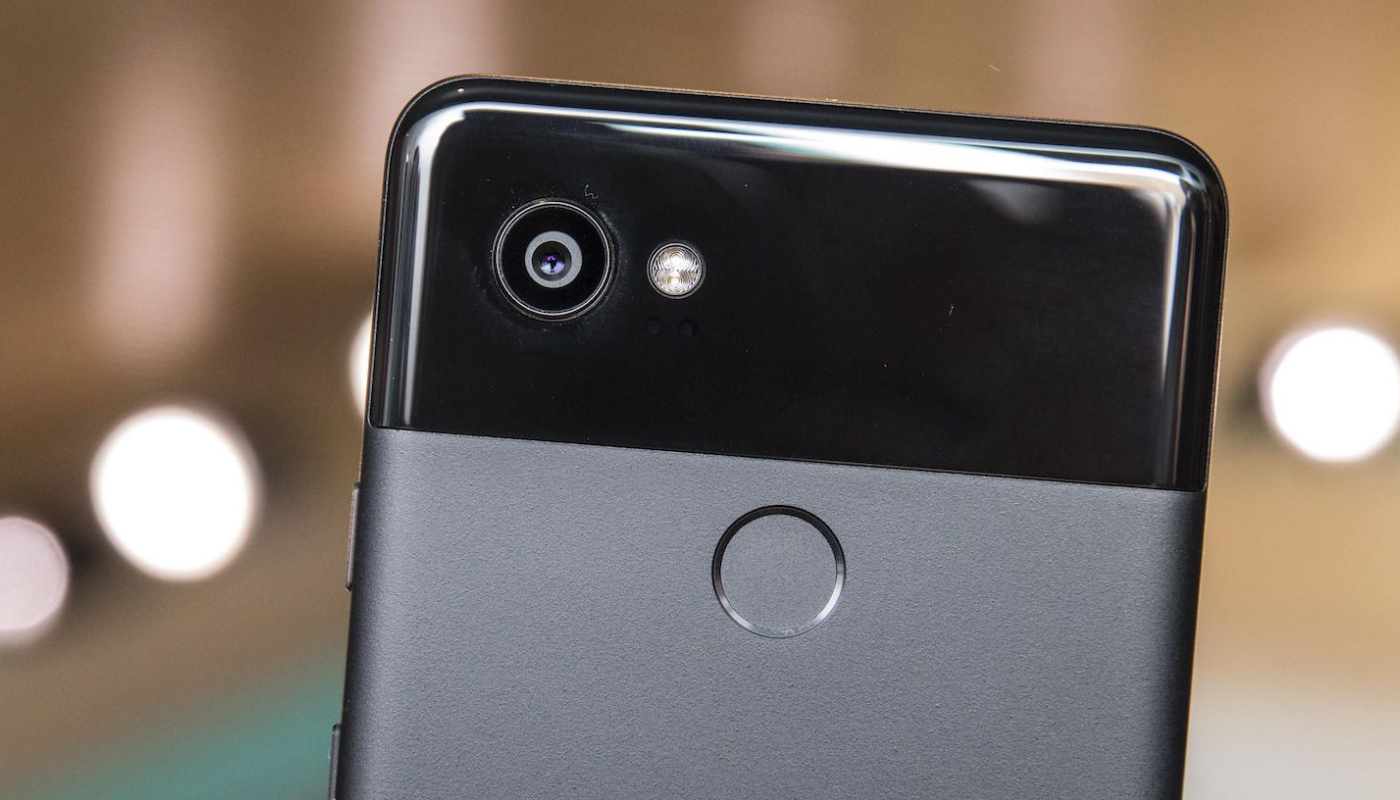 The partial glass back on the Pixel 2XL