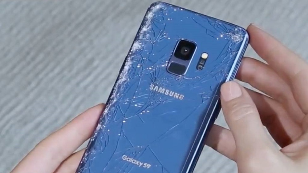 Samsung Galaxy S9 broken back