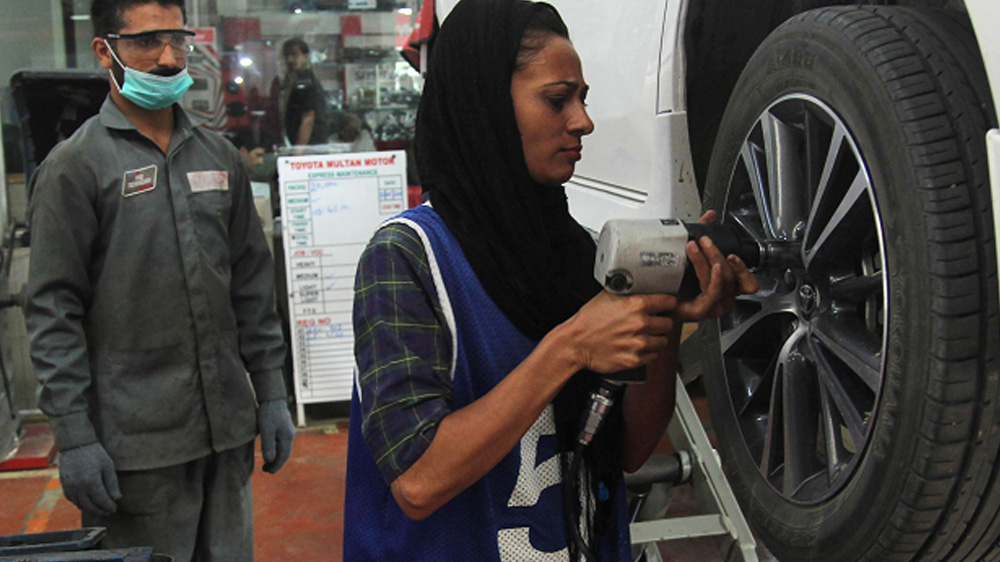 This 24 Year Old Female Car Mechanic is Making Waves in Pakistan