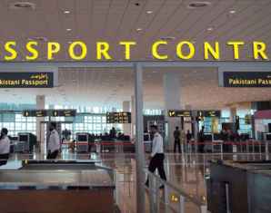 PML-N Minister Abuses PIA Official Over a Delayed Flight | propakistani.pk