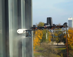 This Drone Cleans Windows 1100 Feet Above the Ground | propakistani.pk
