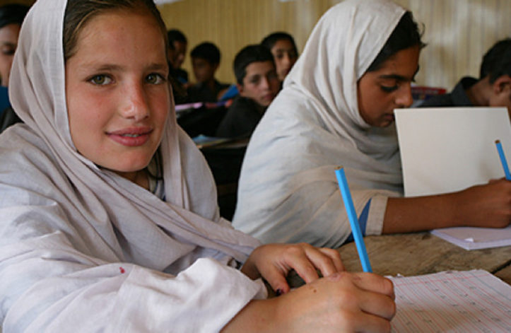 Private Schools May Soon Teach Orphans For Free | propakistani.pk