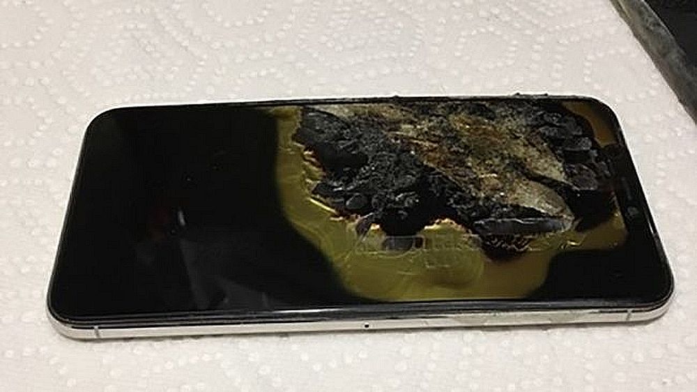 Fire Saga Returns? iPhone XS Max Explodes in User’s Pocket