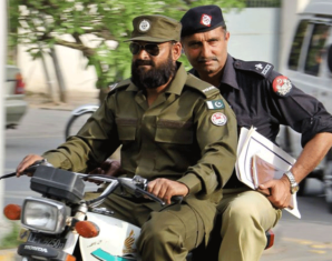 Punjab Government Decides to Bring Back Old Police Uniform | propakistani.pk
