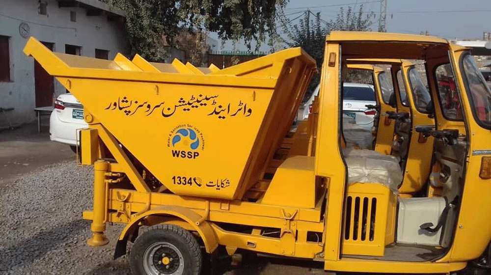 Peshawar Gets Trash Rickshaws | propakistani.pk