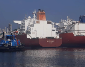 Gas Crisis Averted As Two LNG Ships Docked At Karachi Port | propakistani.pk