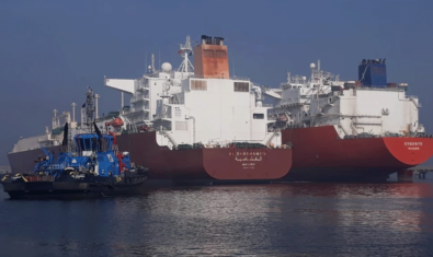 Gas Crisis Averted As Two LNG Ships Docked At Karachi Port | propakistani.pk