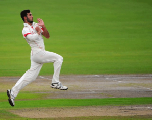 Pakistan-Heritage UK Bowler Faces Visa issues for India Tour | propakistani.pk