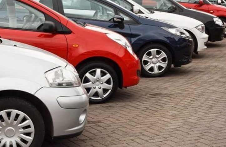 Govt. to Cancel Registration of Car Dealers Charging ‘Own Money’