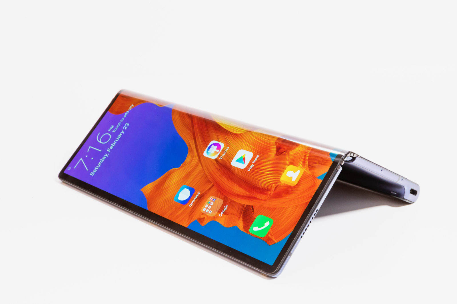 Foldable Phone Prices Expected to Drop by 2021