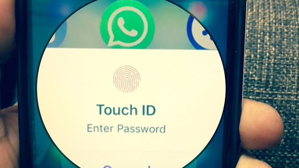 New WhatsApp Bug Allows You to Bypass Security on iPhones