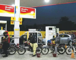 ‘No Helmet No Fuel’ Initiative Ridiculed in Twin Cities | propakistani.pk