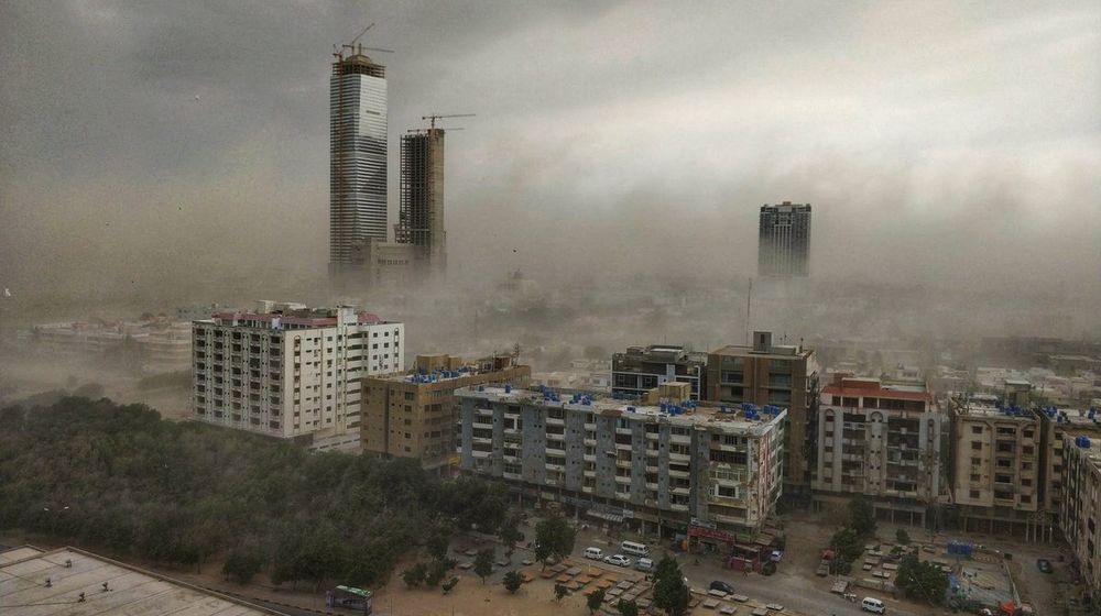 Destructive Thunderstorm in Karachi Takes 5 Lives, Destroys Buildings & Cars