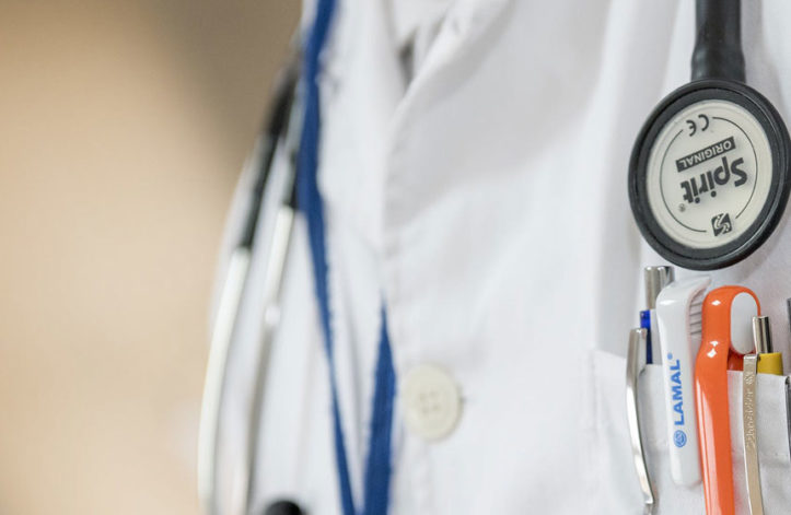 Pakistani Doctors Top the List of Banned Practitioners in the UK | propakistani.pk
