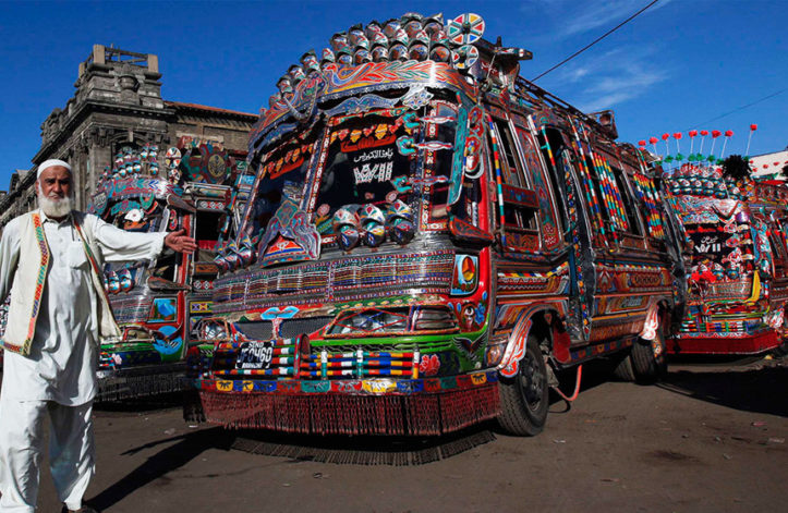 Govt. to Launch 1000 New Buses in Karachi