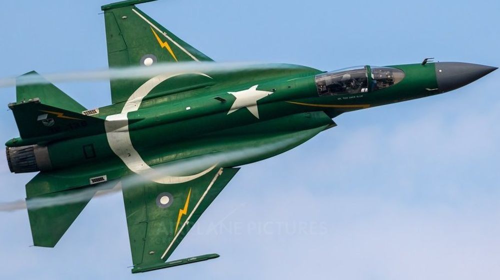 Pakistani JF-17 Thunder Steals The Show at Paris Event [Video]