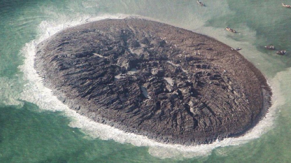 Island resulting from mud volcano