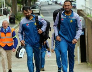 Mohammad Hafeez and Wahab Riaz in practice kits