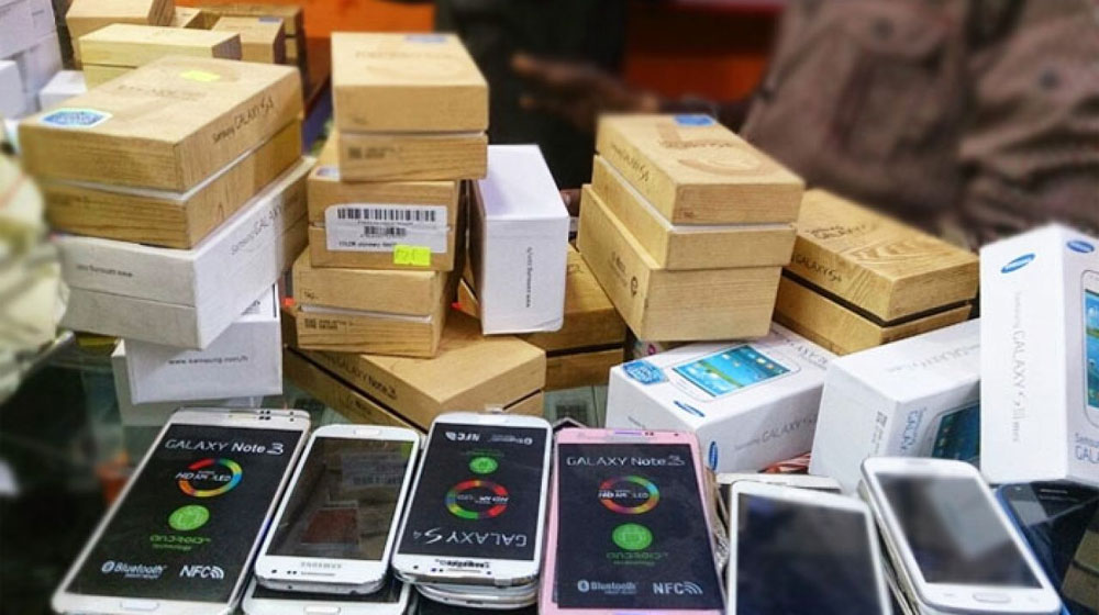Pakistan Imports Phones Worth $644 Million During July-October FY22
