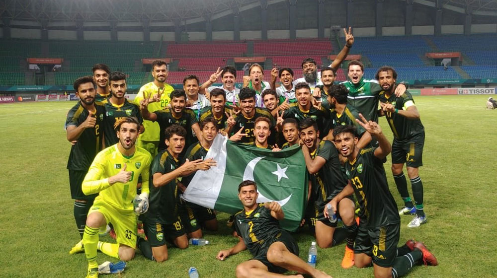 Top Irish Club to Train Pakistani Footballers Under Supervision of Michael Owen