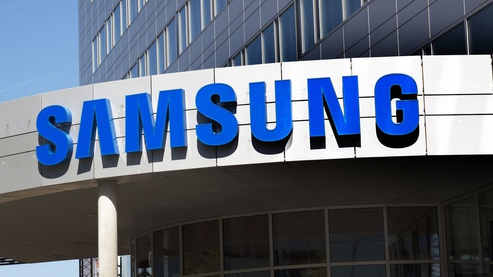 Samsung Patents an Odd-looking Reverse Notch Smartphone