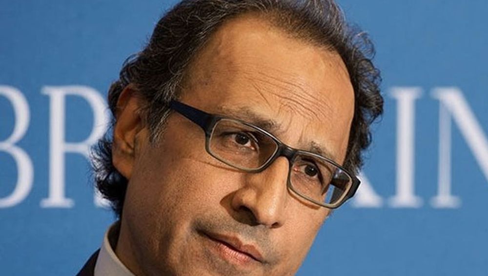 Pakistan Plans Return to Global Bond Market After IMF Aid: Hafeez Shaikh