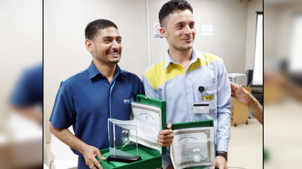 Two Pakistanis Rewarded for Returning Lost Cash/Gold in UAE