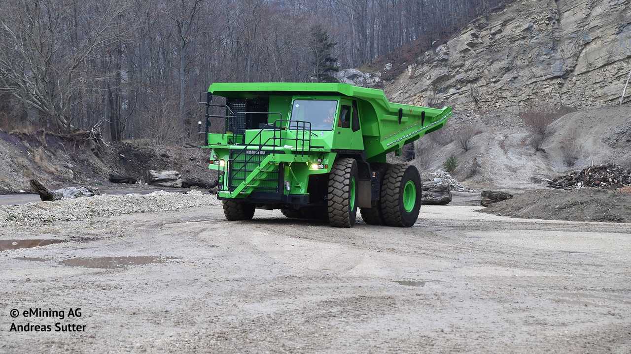 This 110-Ton Truck Runs Without Using Energy