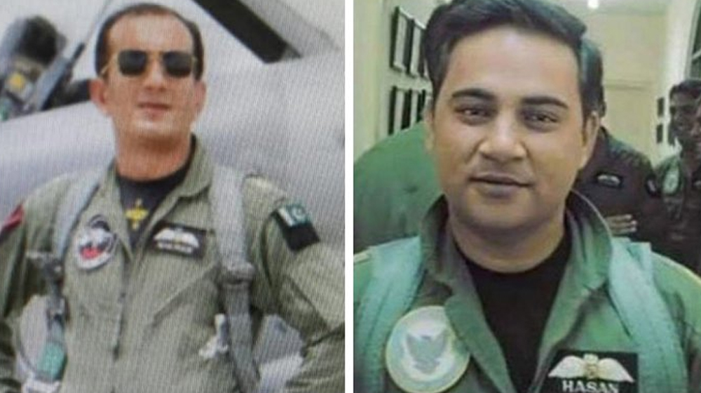 Pilots Who Shot Down Indian Jets Receive Military Medals