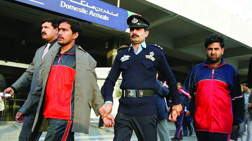 Over Half a Million Pakistanis Deported from 134 Countries in Five Years: Report
