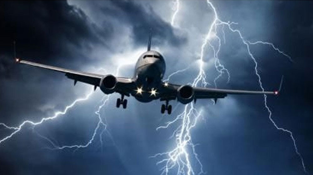 PIA’s Lahore Bound Flight Gets Hit by Lightning