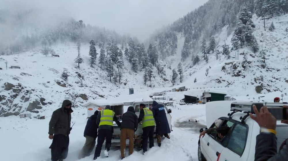 Heavy Snowfall Disconnects Chitral from The Rest of Pakistan