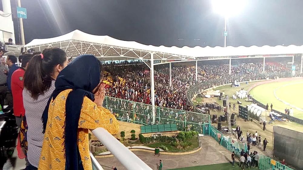 Punjab Police Reportedly Arrest PSL Fans in Stadium for Chanting Political Slogans [Video]