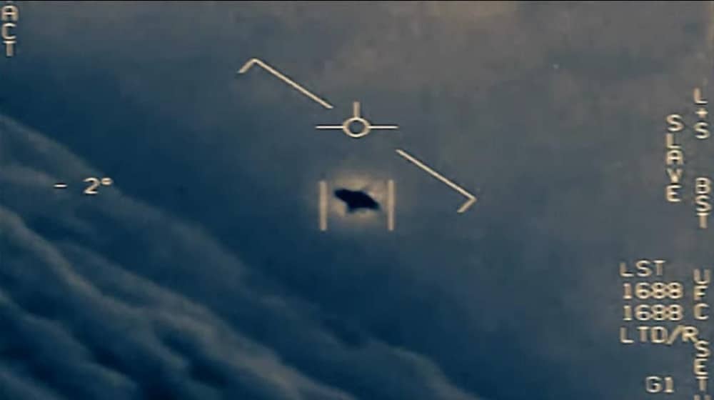 Pentagon Finally Releases Video Evidence of Alien UFOs Seen by US Navy [Videos]