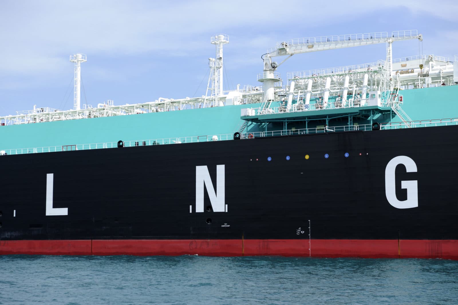Pakistan Imports its Cheapest LNG Cargo Ever