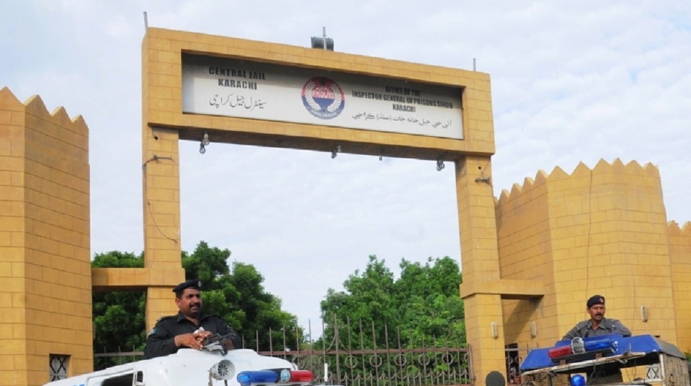 Prisoner Makes a Sanitization Gate at Karachi Jail in Just Rs. 3,000