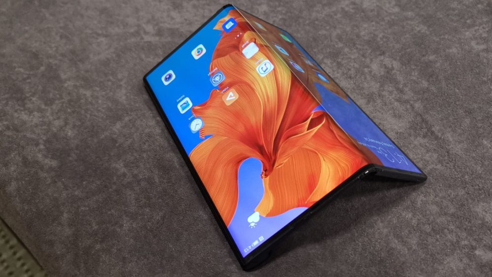Huawei & Xiaomi Are Buying Foldable Glass From Samsung for Smartphones