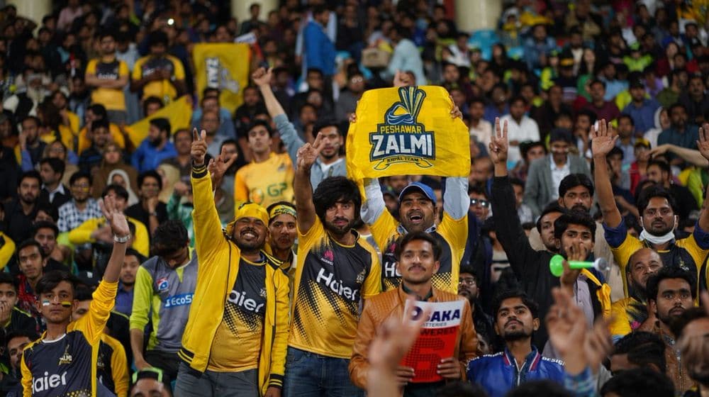 Peshawar Zalmi Invite Young Fan From Viral Video to Lahore Leg of PSL