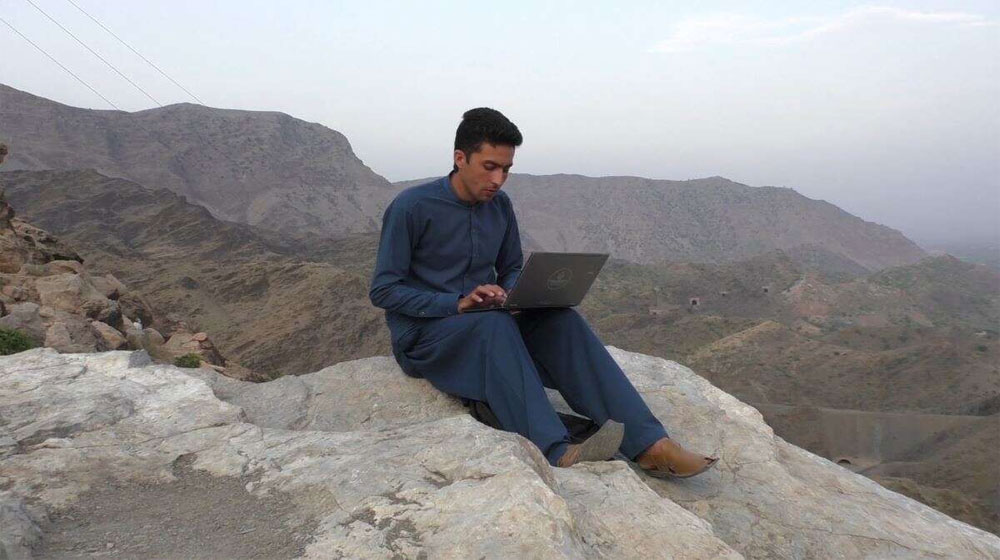 ‘Higher’ Education: This Pakistani Student Climbs a Mountain For Online Classes