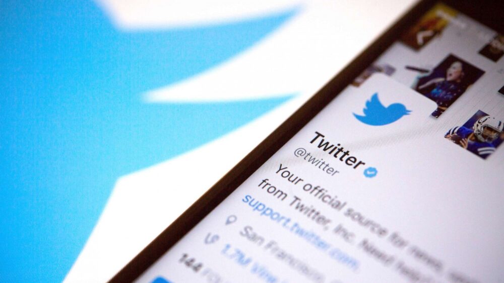 Twitter Will Now Ask People to Hide Potentially Offensive Replies