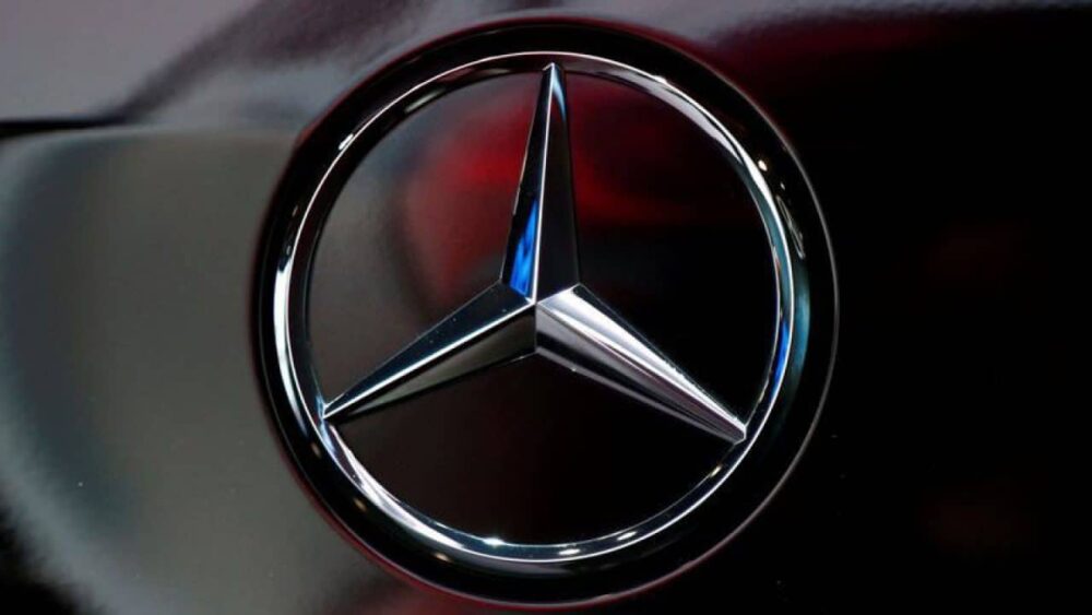 Mercedez-Benz to Pay $1.5 Billion Fine for Cheating Emission Tests