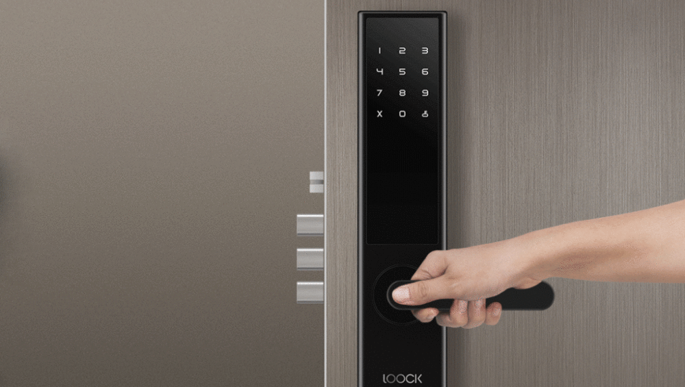 Xiaomi Announces an Automatic Door Lock With a Fingerprint Sensor