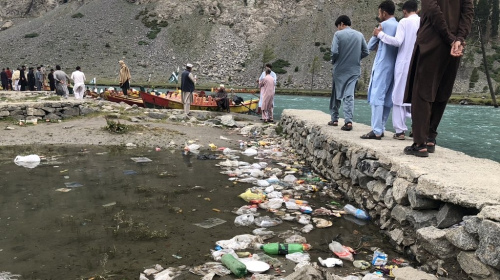 KP Govt. to Impose Rs. 20,000 Fines on Tourists For Littering