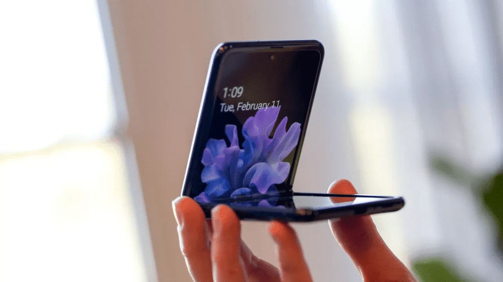 Samsung Postpones Galaxy Z Flip 2