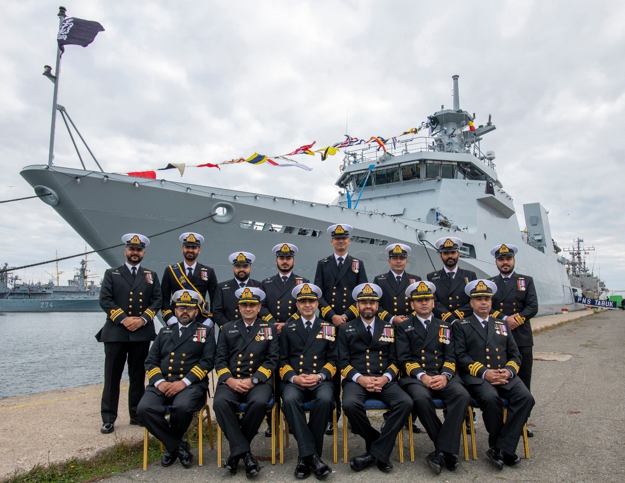 Где флот. Командующий ВМС Пакистана. Военно - морской флот Индии. Флот Брунея. Корабли ВМС Пакистана.