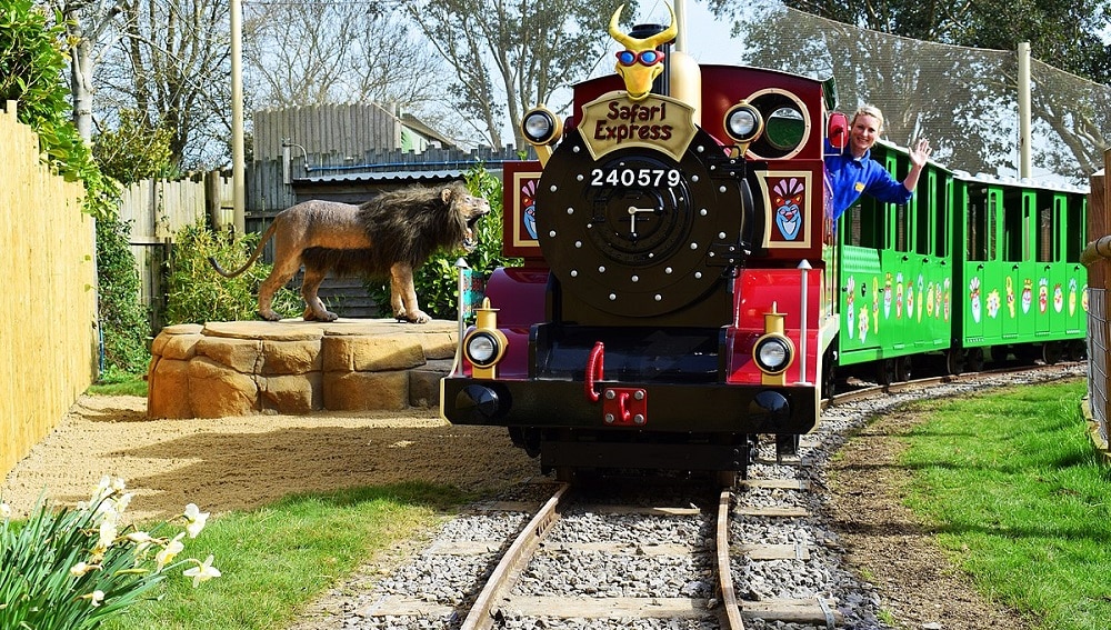 wildlife safari train